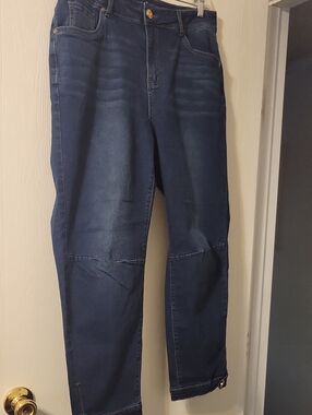 NWT BloomChic Jeans with Subtle Fading